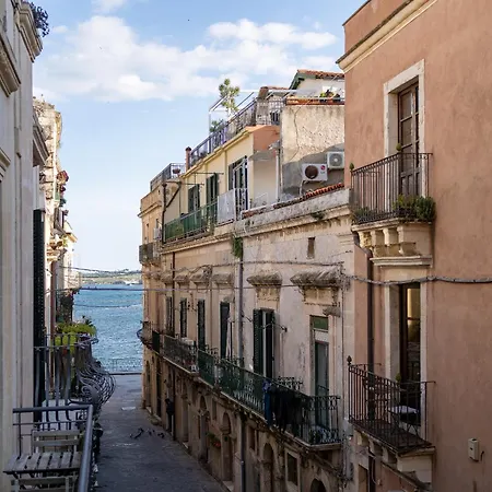 Lodge Milonghita Ortigia